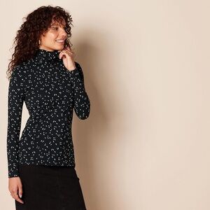 ⭐️($5 Show Start) Signature Turtleneck Size small